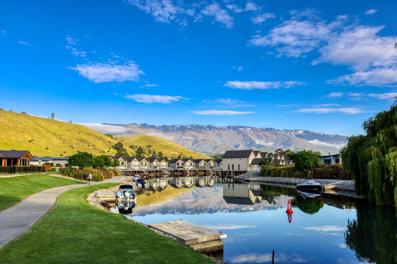 Marsden Lake Resort Central Otago Cromwell Exterior foto The village of Jack's Point