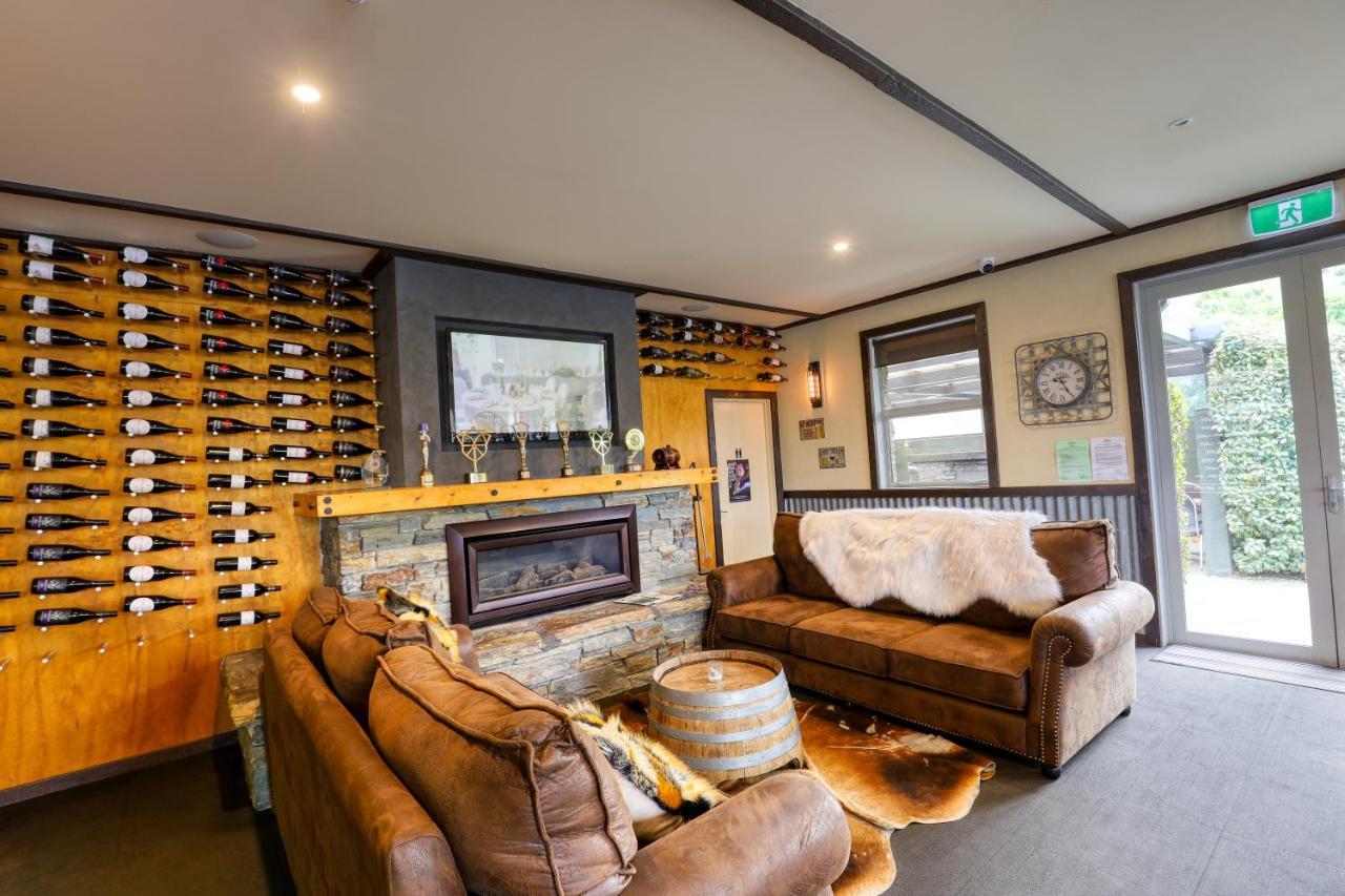 Marsden Lake Resort Central Otago Cromwell Exterior foto The tasting room at the Te Muna Road winery